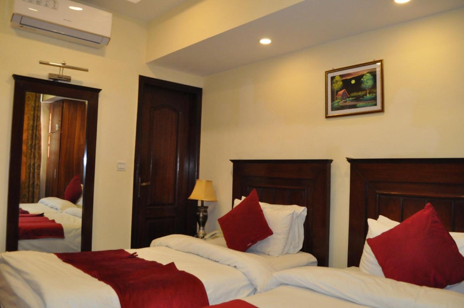 Diplomat Hotel İslamabad Dış mekan fotoğraf