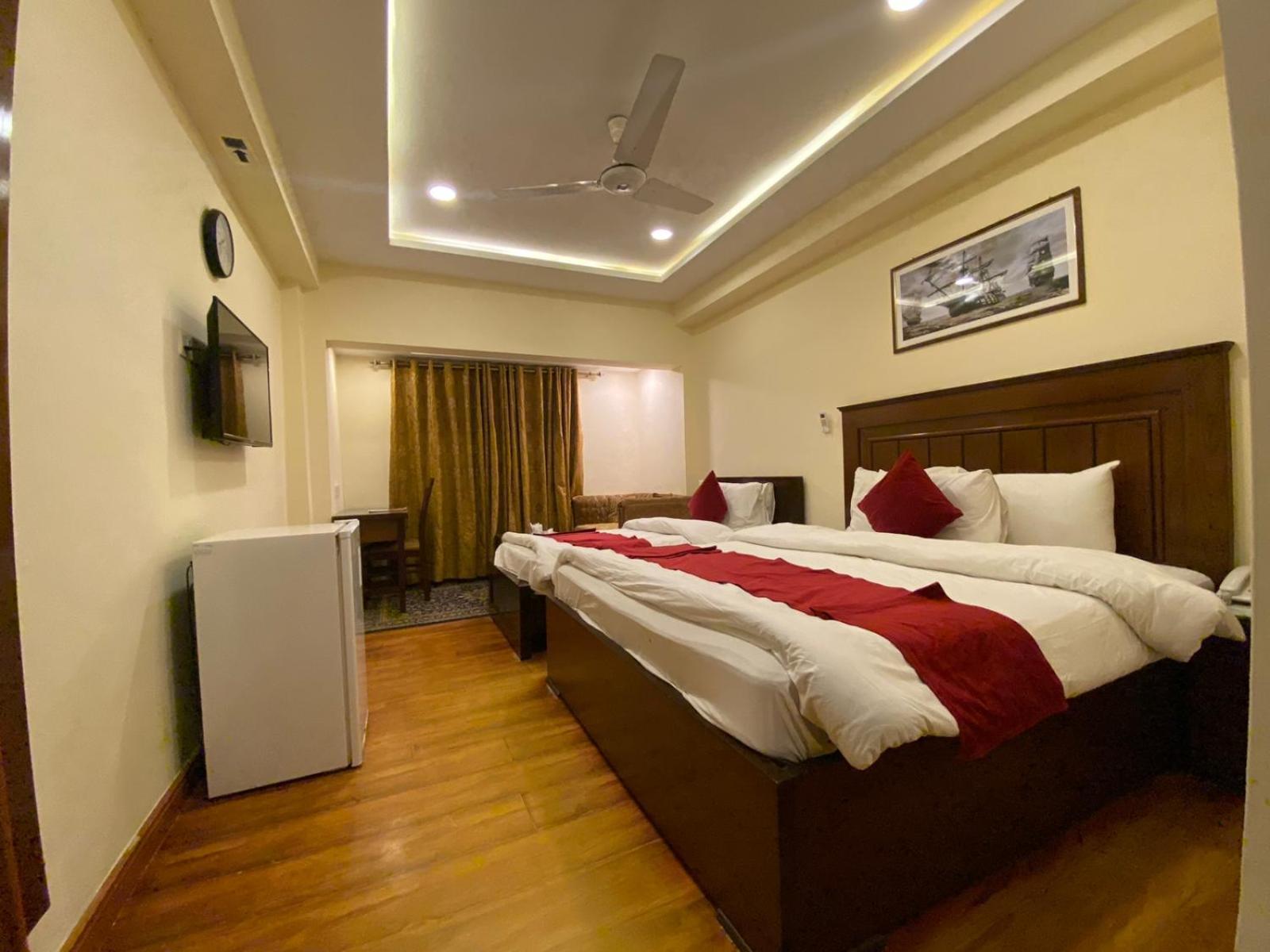 Diplomat Hotel İslamabad Dış mekan fotoğraf