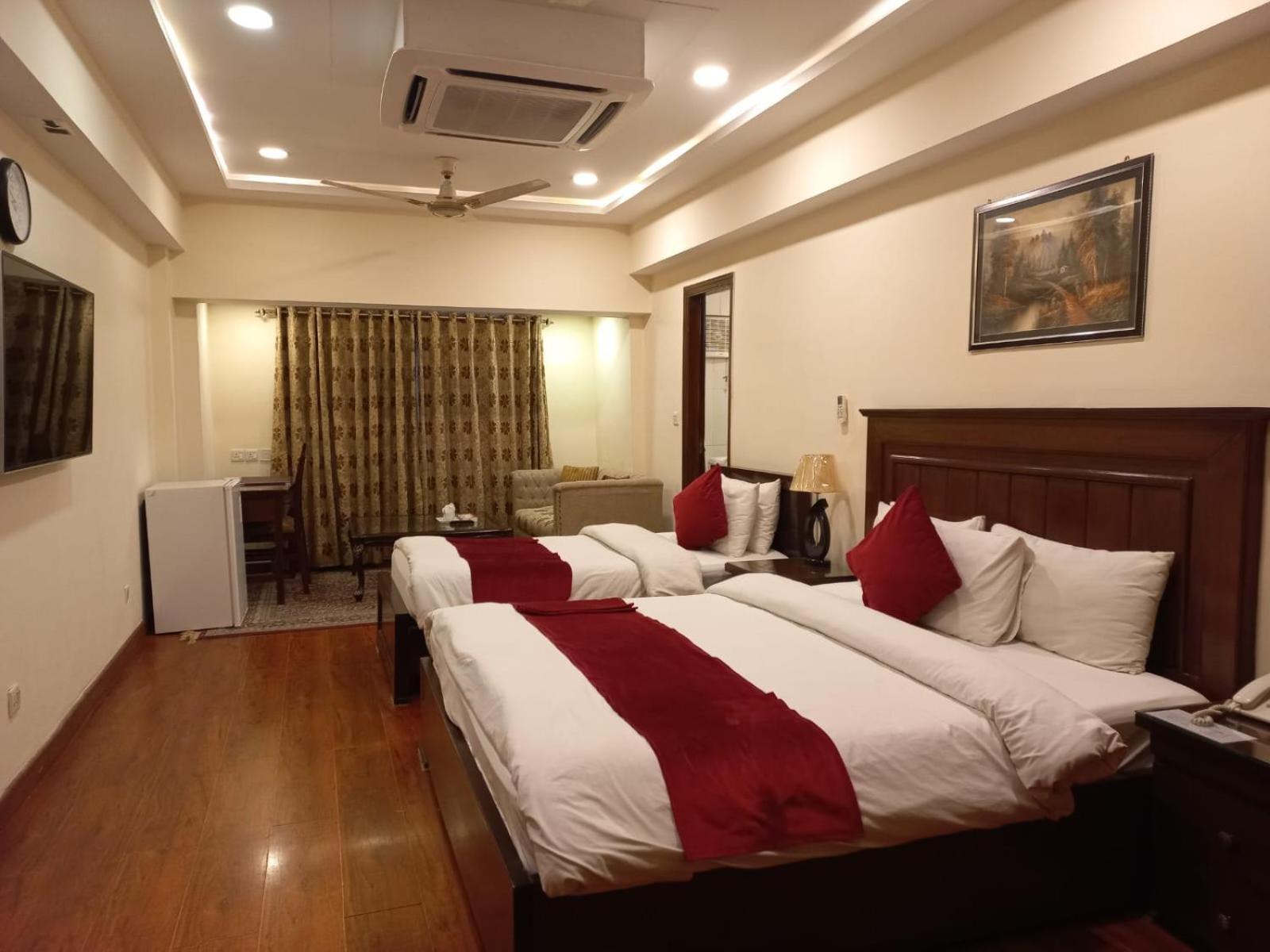 Diplomat Hotel İslamabad Dış mekan fotoğraf